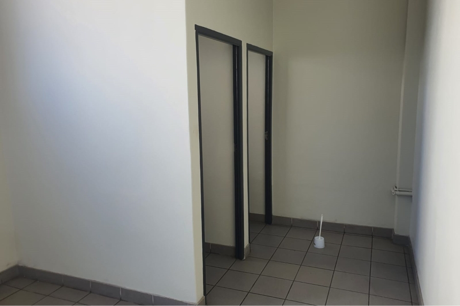 To Let commercial Property for Rent in Sidwell Eastern Cape